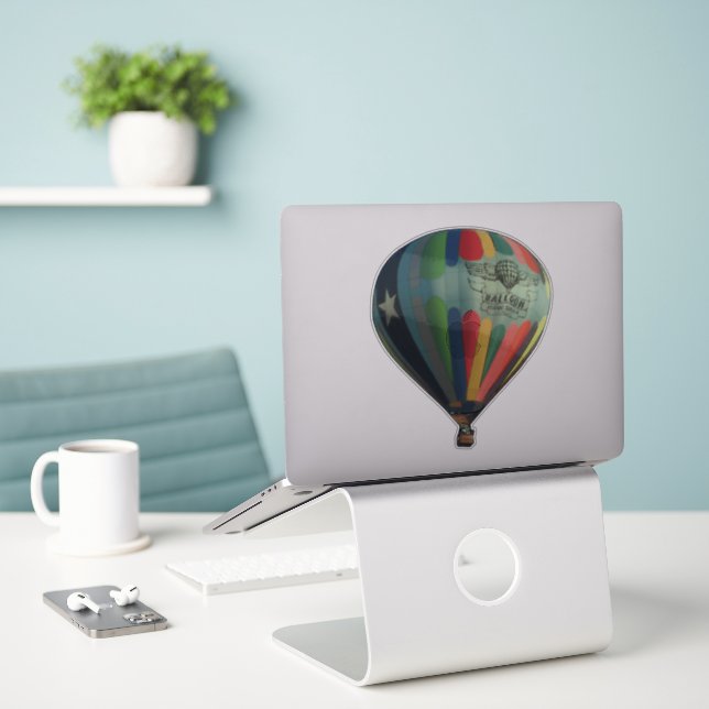Hot air balloon (Laptop On Desk)
