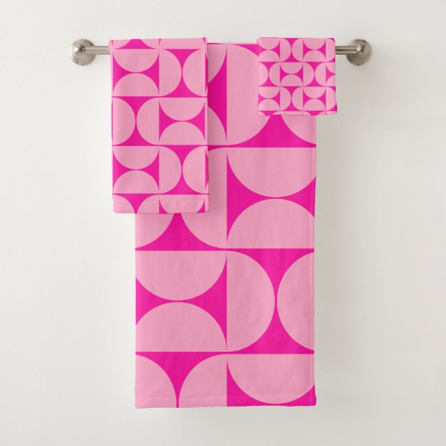 Hot Pink Mid Century Modern Pattern Bath Towel Set (Insitu)