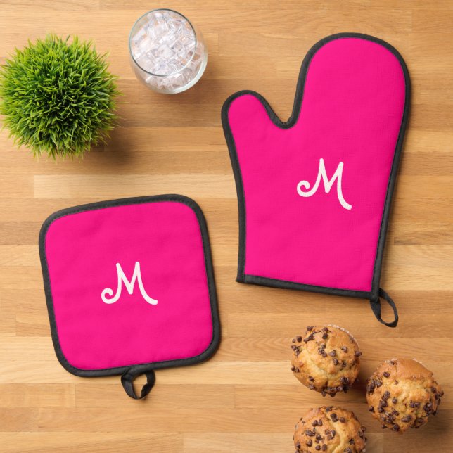  hot  pink  -  monogrammed     oven mitt & pot holder set (Top Down)