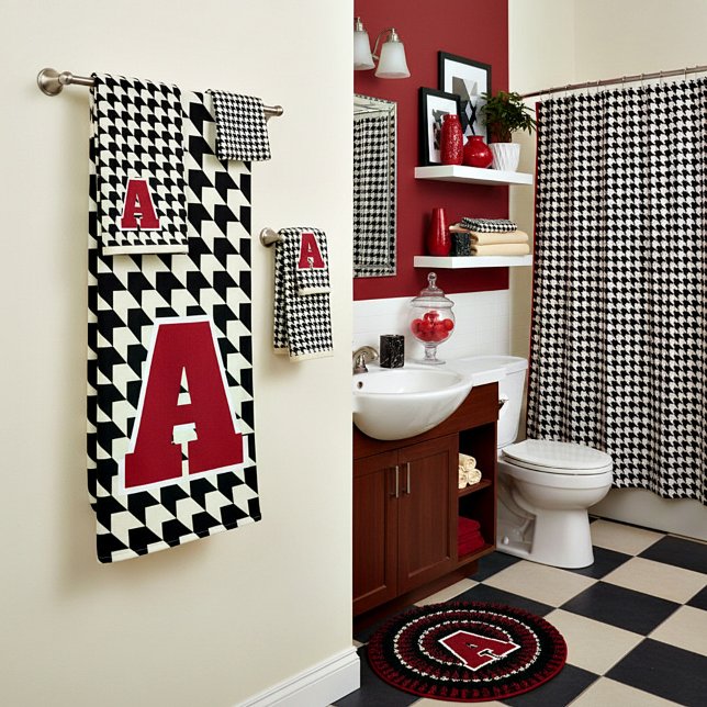 Houndstooth monogram  bath towel set (Creator Uploaded)