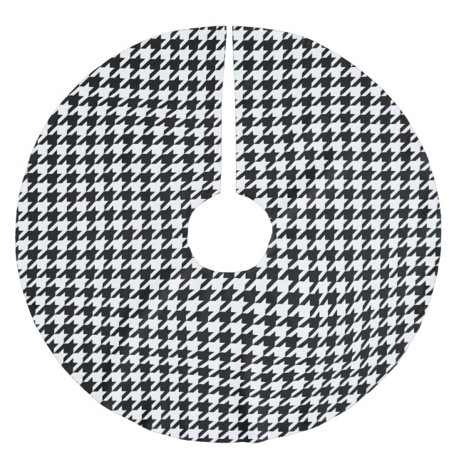 Houndstooth Pattern Black and White Brushed Polyester Tree Skirt (Front)