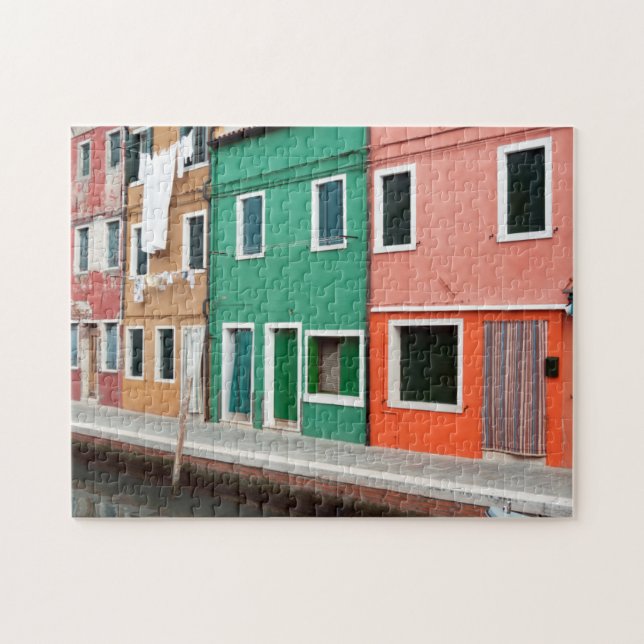 Houses on the waterfront jigsaw puzzle (Horizontal)