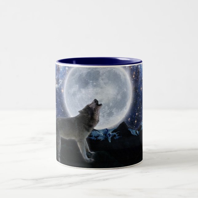 Howling Grey Wolf & Stars Wildlife Drinking Mug (Center)