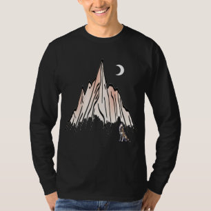 Howling Wolf Under Crescent Moon Mountain – Modern T-Shirt