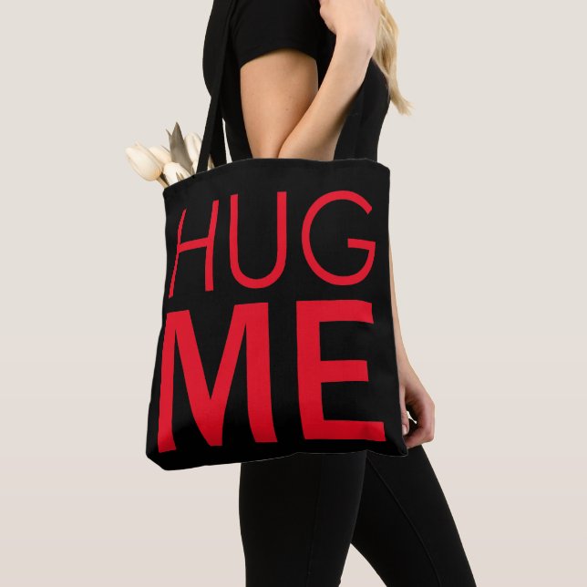 Hug me tote bag (Close Up)