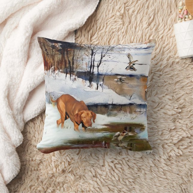 Hungarian Vizsla, hunting ducks in winter   Cushion (Blanket)
