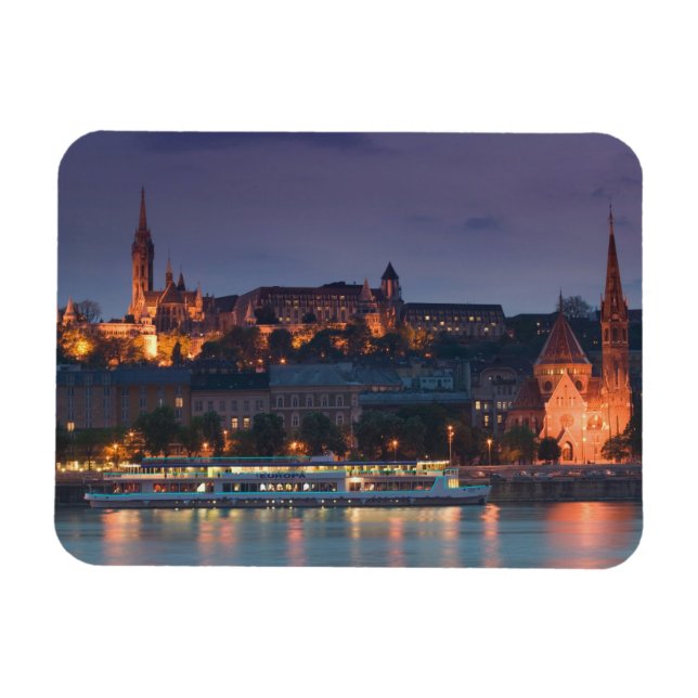 HUNGARY, Budapest: Castle Hill, Calvinist Church Magnet (Horizontal)