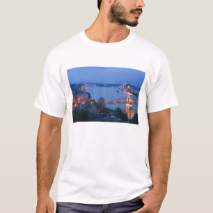 HUNGARY, Budapest: Szechenyi (Chain) Bridge, 2 T-Shirt