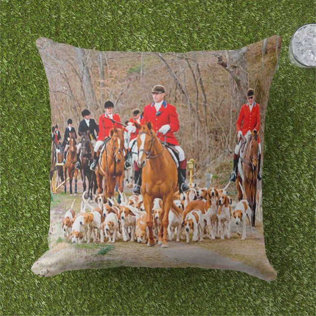 Hunting with hounds     cushion (Grass)