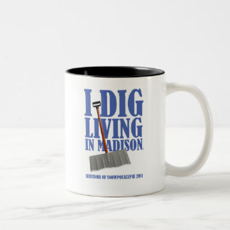 I DIG LIVING IN  ISON blizzard mug