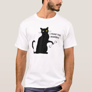 I Found This Humerus Cats- Humourous Pun. T-Shirt