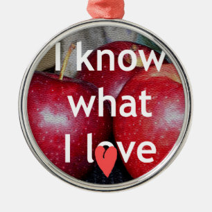 "I Know What I Love" – Apple-Themed Design Metal Tree Decoration