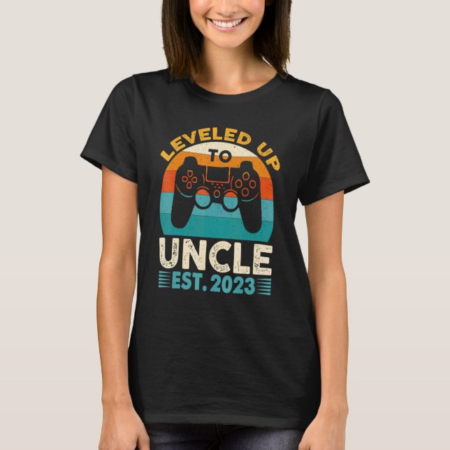 I Levelled Up To Uncle Est 2023  Pregnancy Announc T-Shirt (Front)