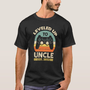 I Levelled Up To Uncle Est 2023 Vintage Retro T-Shirt