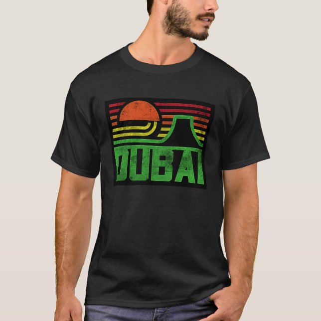 I Love Dubai Cool Retro Dubai Sunset Illustration  T-Shirt (Front)