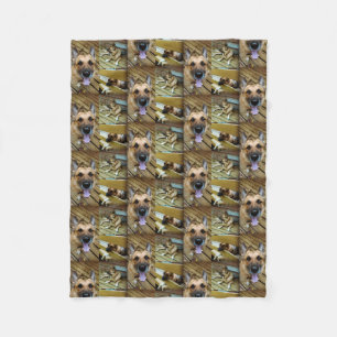 I LOVE GERMAN SHEPARDS fleece Blanket