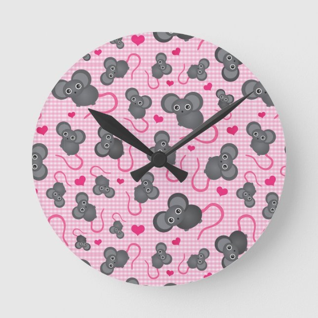 I love my mouse pattern in pink round clock (Front)