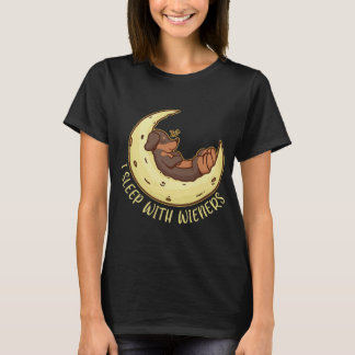 I Sleep With Wieners A Dachshund Mum T-Shirt
