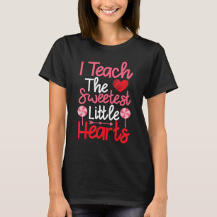 I Teach The Sweetest Hearts Groovy Valentine's Day T-Shirt