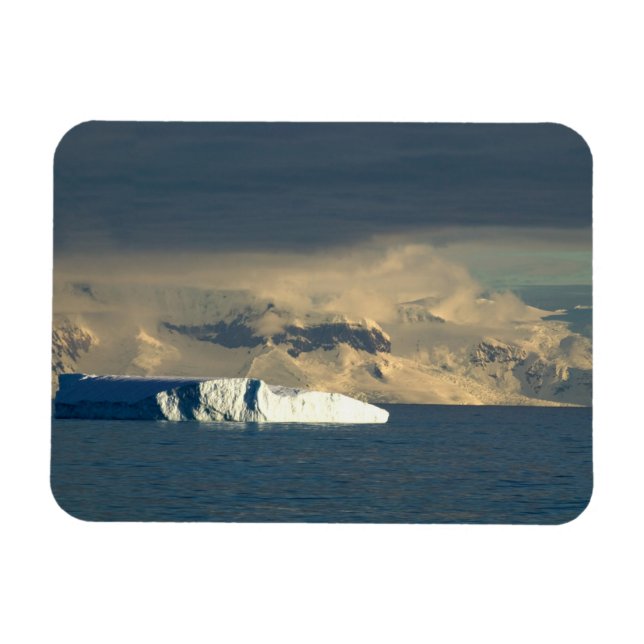 Ice Berg in the starts of the Drake Passage just Magnet (Horizontal)