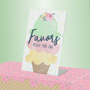 Ice Cream Party Favour Pedestal Sign