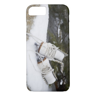 Ice skates, figure skates In snow iPhone 8/7 Case