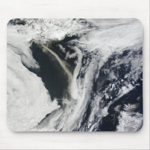 Iceland�s Eyjafjallaj�kull volcano Mouse Pad