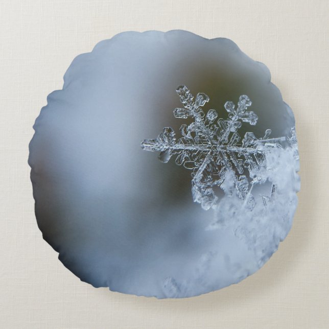 Icy Snowflake Round Cushion (Front)