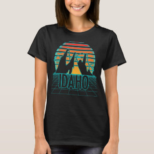 Idaho Mountain Geometric Retrowave Aesthetic Campe T-Shirt