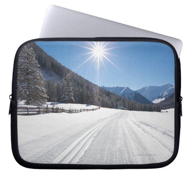idyllic winter landscapes in the berwanger tal, laptop sleeve (Front)