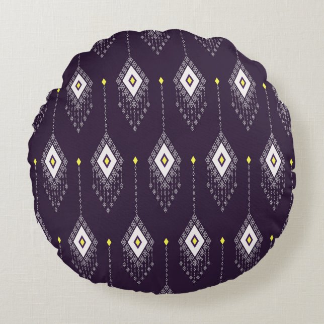 Ikat Chandelier Pattern: Vintage Textile Design Round Cushion (Front)