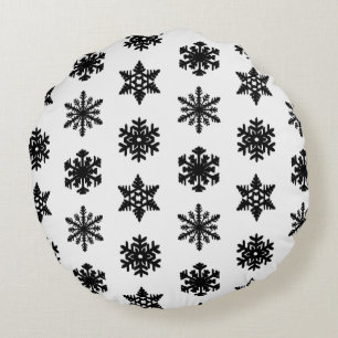 Ikat Snowflakes - White and black Round Cushion