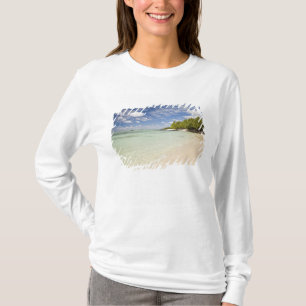 Ile Aux Cerf, most popular day trip for 2 T-Shirt