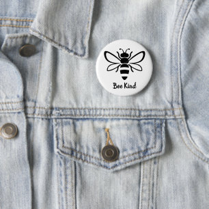 Illustrated bee   6 cm round badge