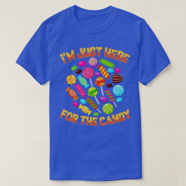 Im Just Here For The Candy Funny Christmas Pun  T-Shirt (Design Front)
