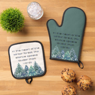 In The Heart Of The Winter Forest Decor For Home Oven Mitt & Pot Holder Set