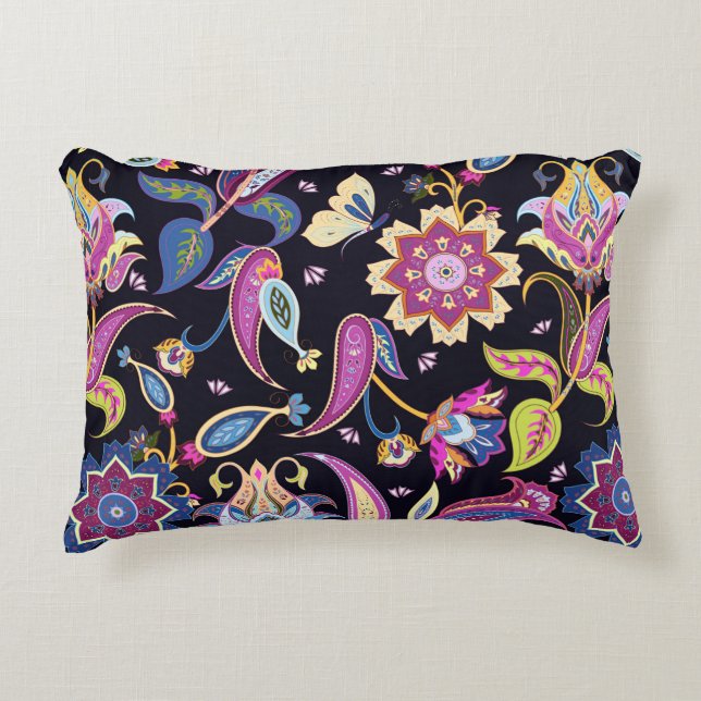 India paisley pattern decorative cushion (Front)