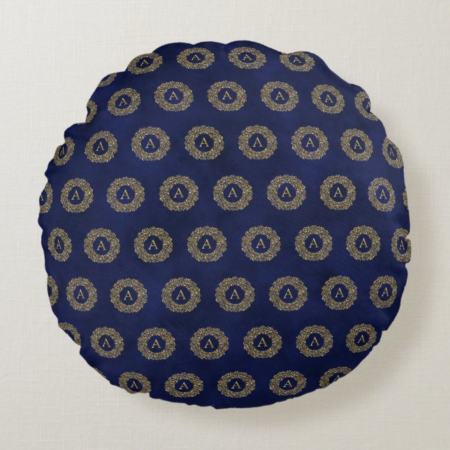 Initial A golden Damask Classic Pattern  Round Cushion (Front)