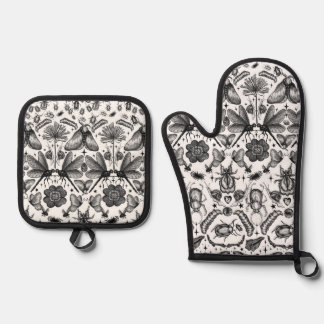 Insects and Bugs Oven Mitt & Pot Holder Set