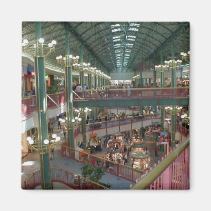 Inside The Mall Of America Minisota Store Crowd Magnet