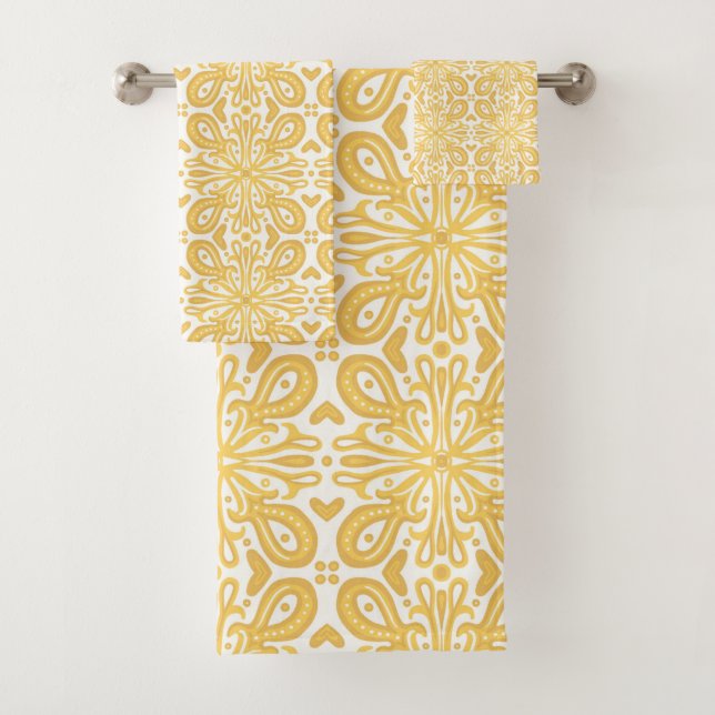 Intricate Swirls Geometric Print Pattern Bath Towel Set (Insitu)