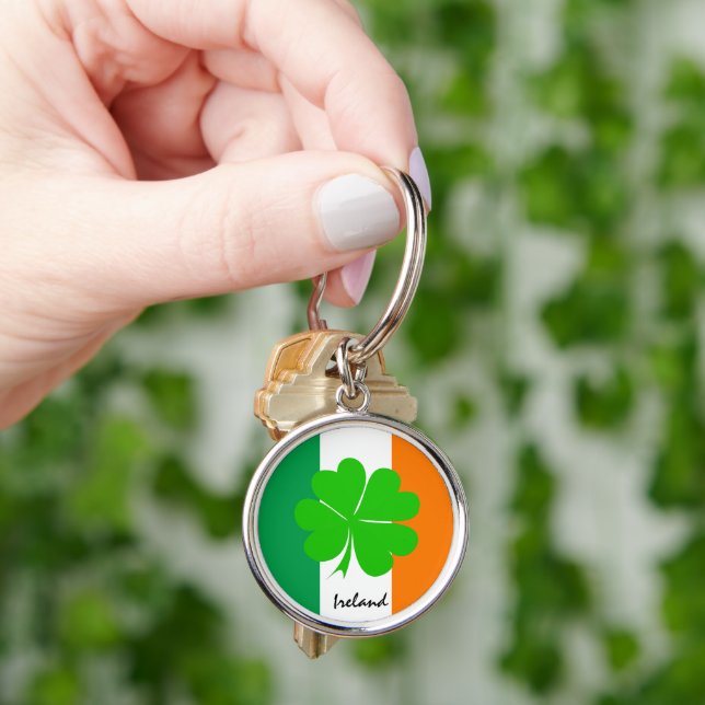 Ireland & four leaf clover, Irish flag /sport fans Key Ring (Hand)