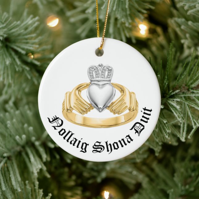 Irish Claddagh - Nollaig Shona Duit Ceramic Ornament (Tree)