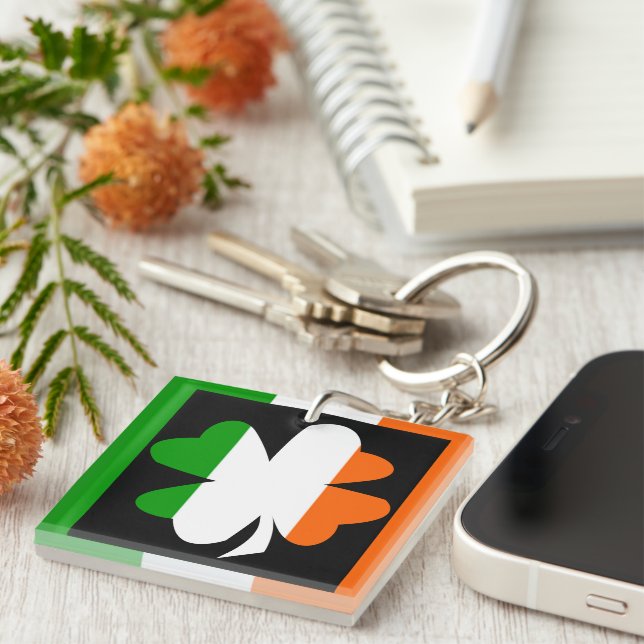 Irish Flag Shamrock Key Ring (Front Right)