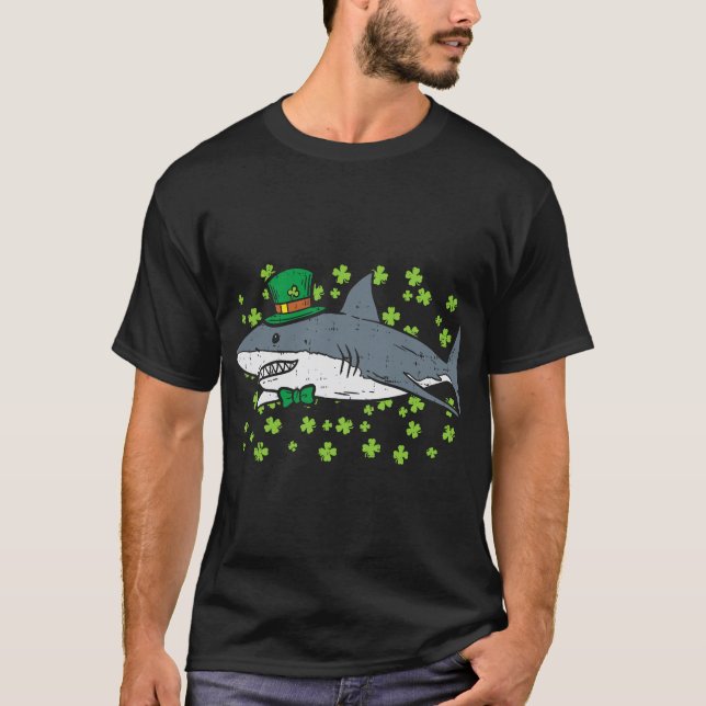 Irish Leprechaun Shark Shamrock St Patricks Day An T-Shirt (Front)