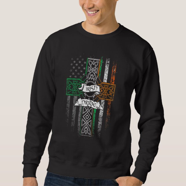 Irish Pride American Flag Celtic Cross St Patricks Sweatshirt (Front)