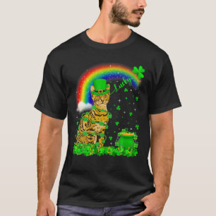 Irish Shamrock Rainbow Lucky Bengal Cat St Patrick T-Shirt