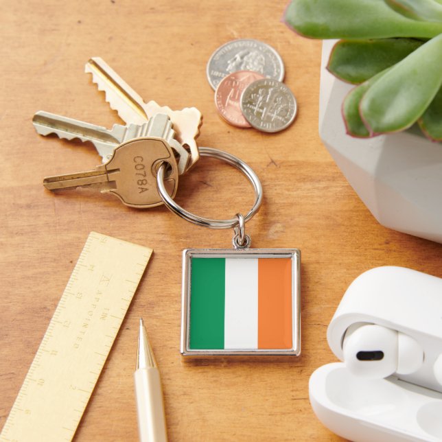 Irish tricolour flag patriotic modern key ring (Desk)