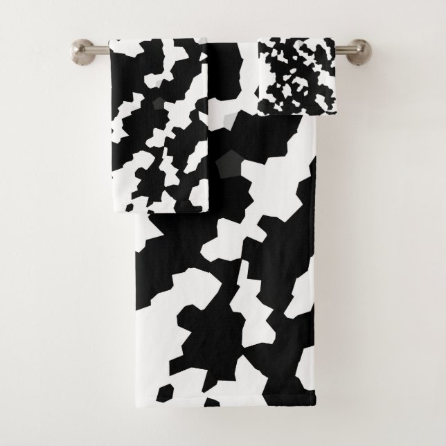 Irregular Abstract Mosaic Black and White  Camo Bath Towel Set (Insitu)