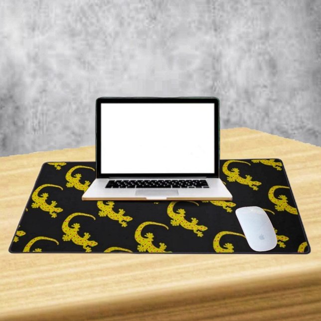 Island Gecko Desk Mat (A desk mat is the popular tool for school, and other computer geeks!)